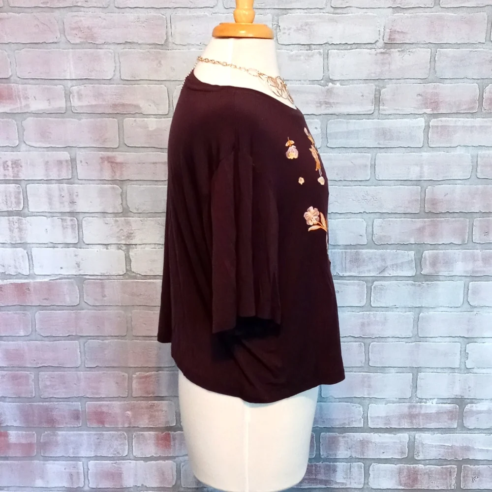 Embroidered Crop | Size XL - Picture 2 of 4